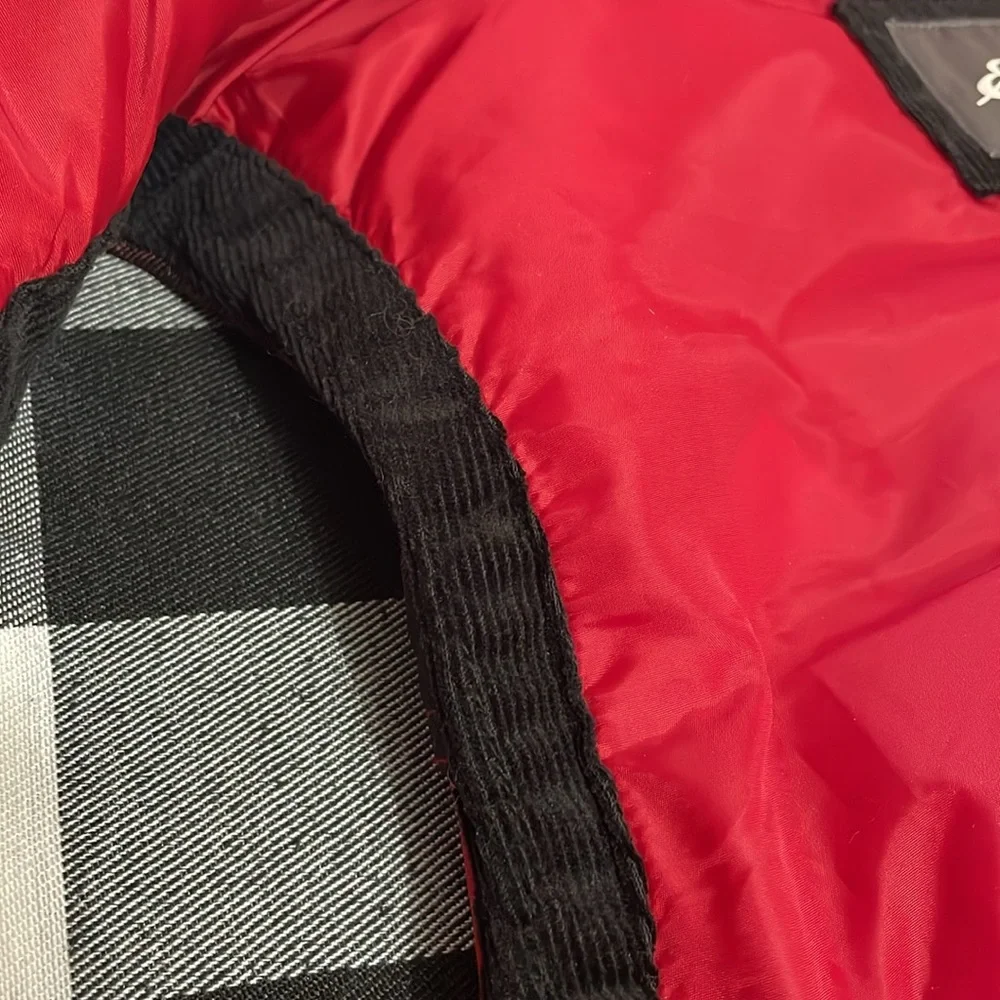 Eddie Bauer Red Black Buffalo Checkered Quilted Puffer Vest Size Medium Pockets